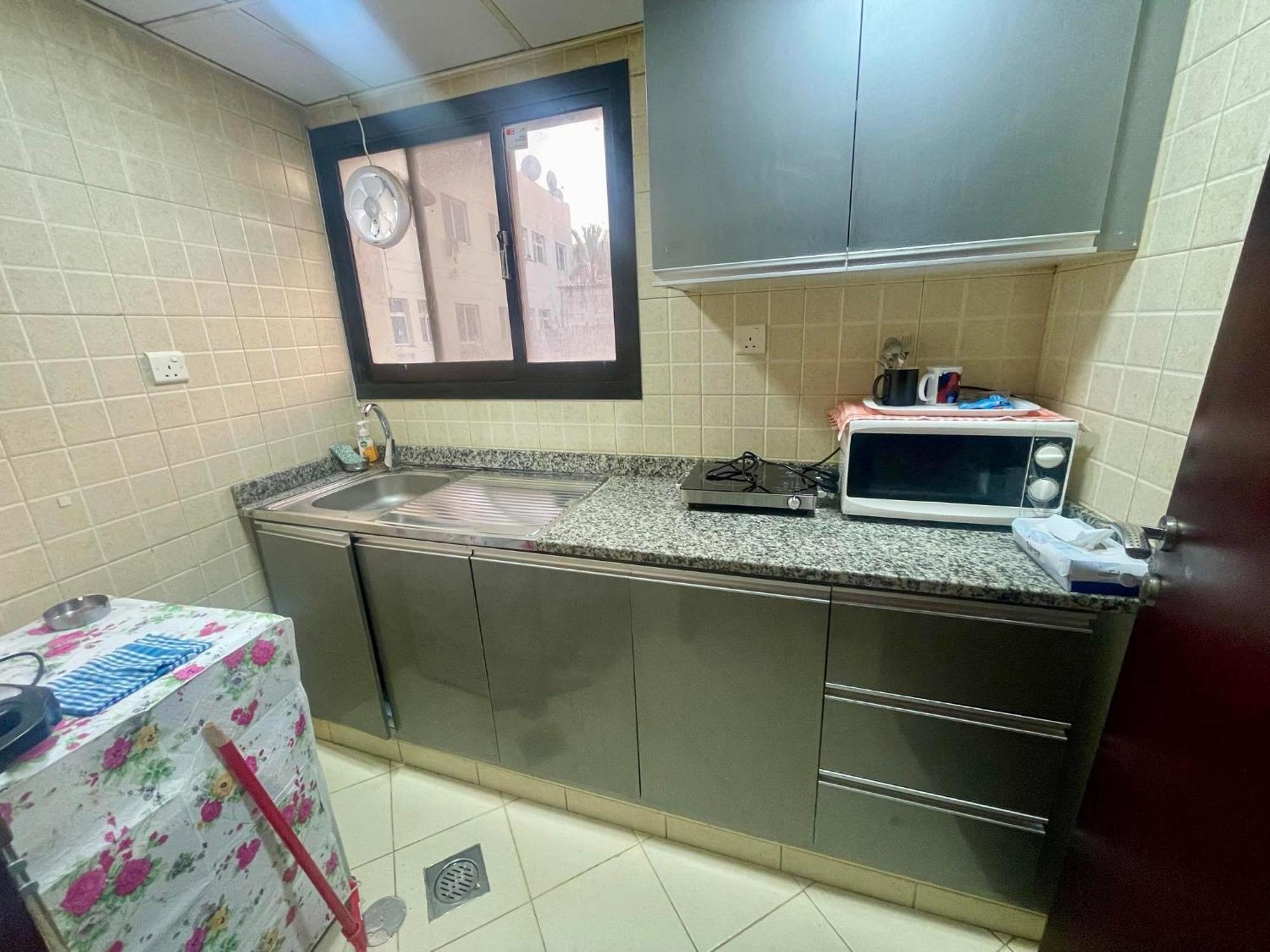 Apartment One Cozy Available Metro Train Walkable Dubai