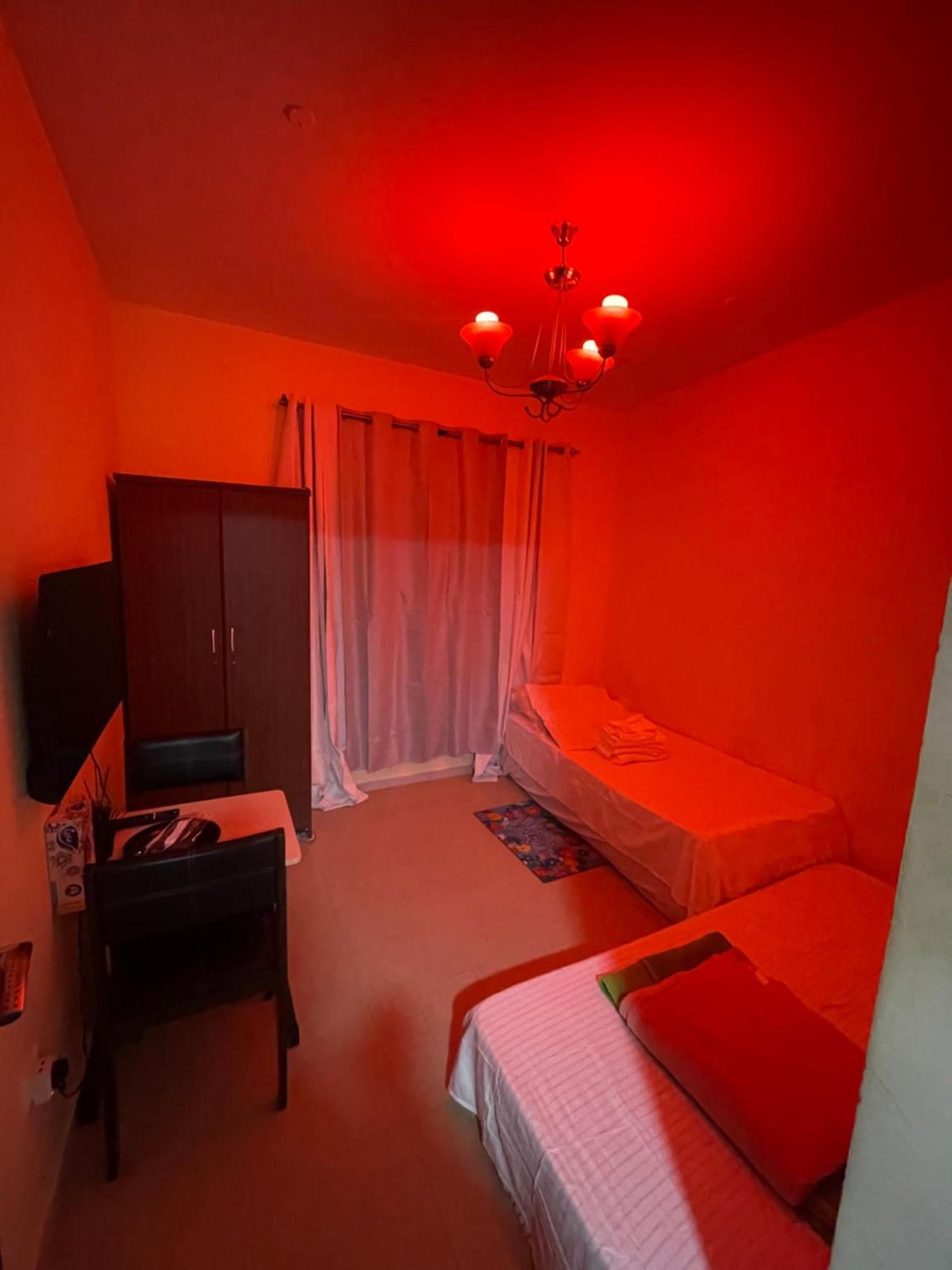 One Cozy Available Metro Train Walkable Apartment
